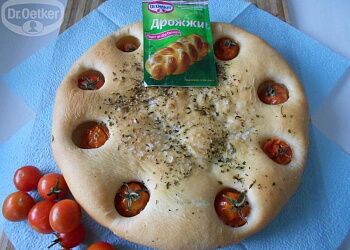 Фокачча с помидорами