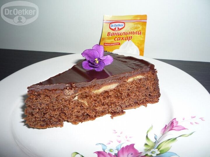 Шоколадный торт с базиликом