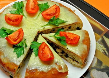 Пирог-сметанник с курицей