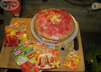 Торт с малиной и сливками