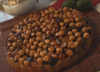 Пирог с фейхоа и фундуком