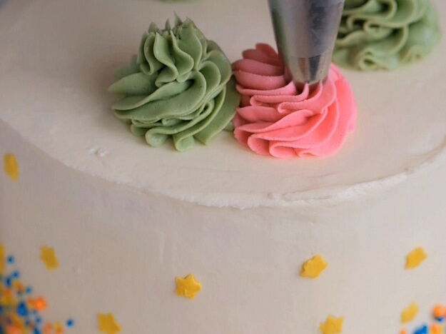 Радужный торт в стиле тай-дай с секретом - рецепт от Гранд кулинара