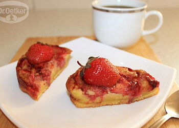 Клафути с клубникой