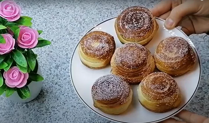 Пышные мягкие булочки. фото