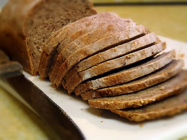 Домашний черный хлеб в духовке фото
