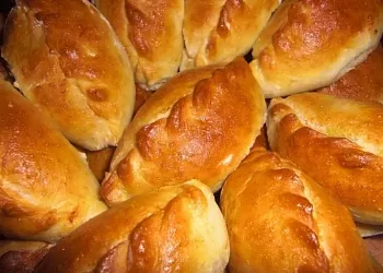 Летние десерты: скорые пирожки с малиной