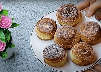 Пышные мягкие булочки.