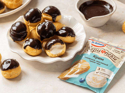 Профитроли с заварным кремом и шоколадной глазурью