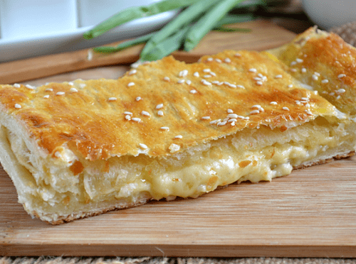 Фото рецепта Пирог из слоёного теста - просто и вкусно!