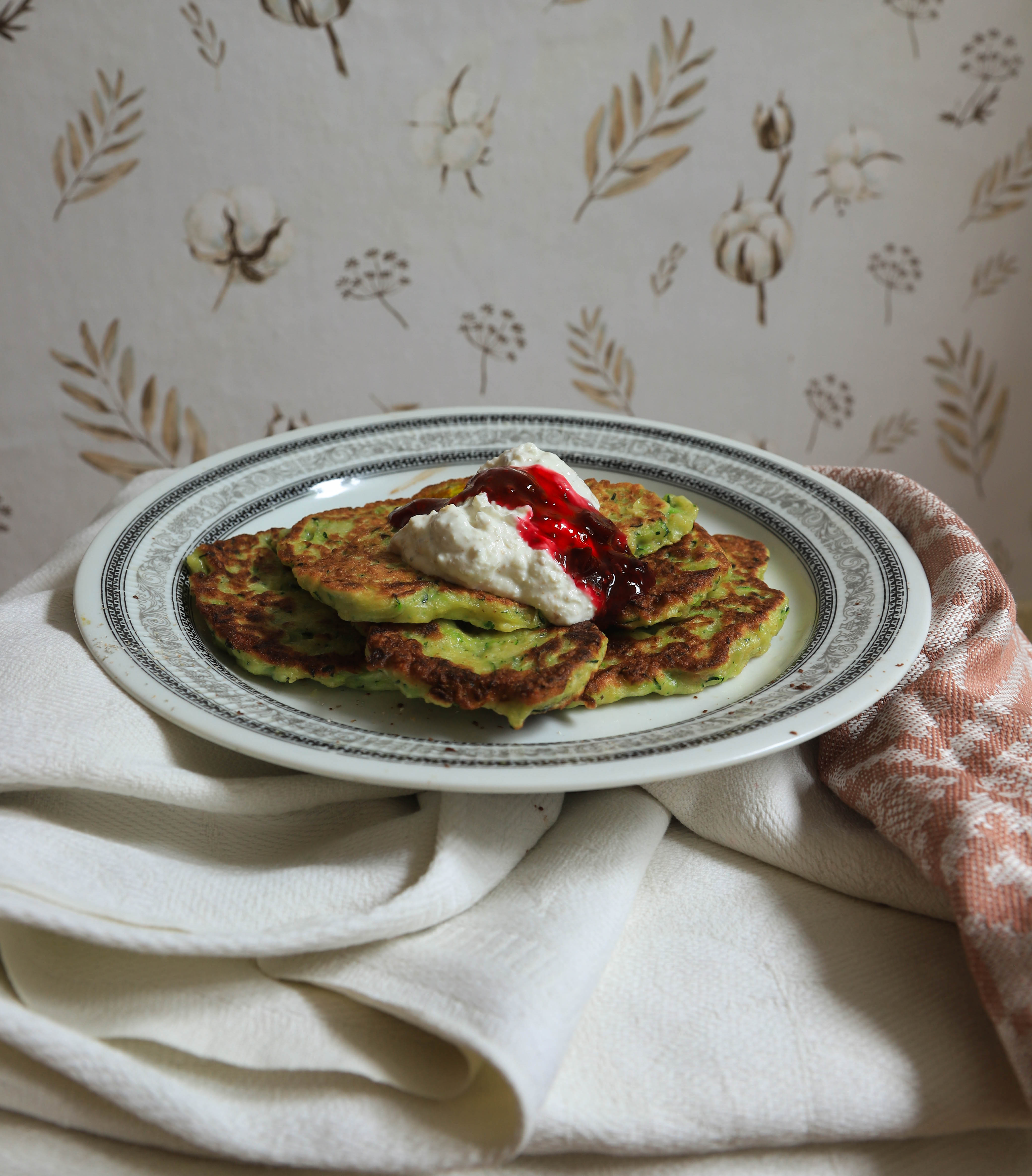 Как приготовить оладьи из кабачков: рецепты и секреты вкусного блюда