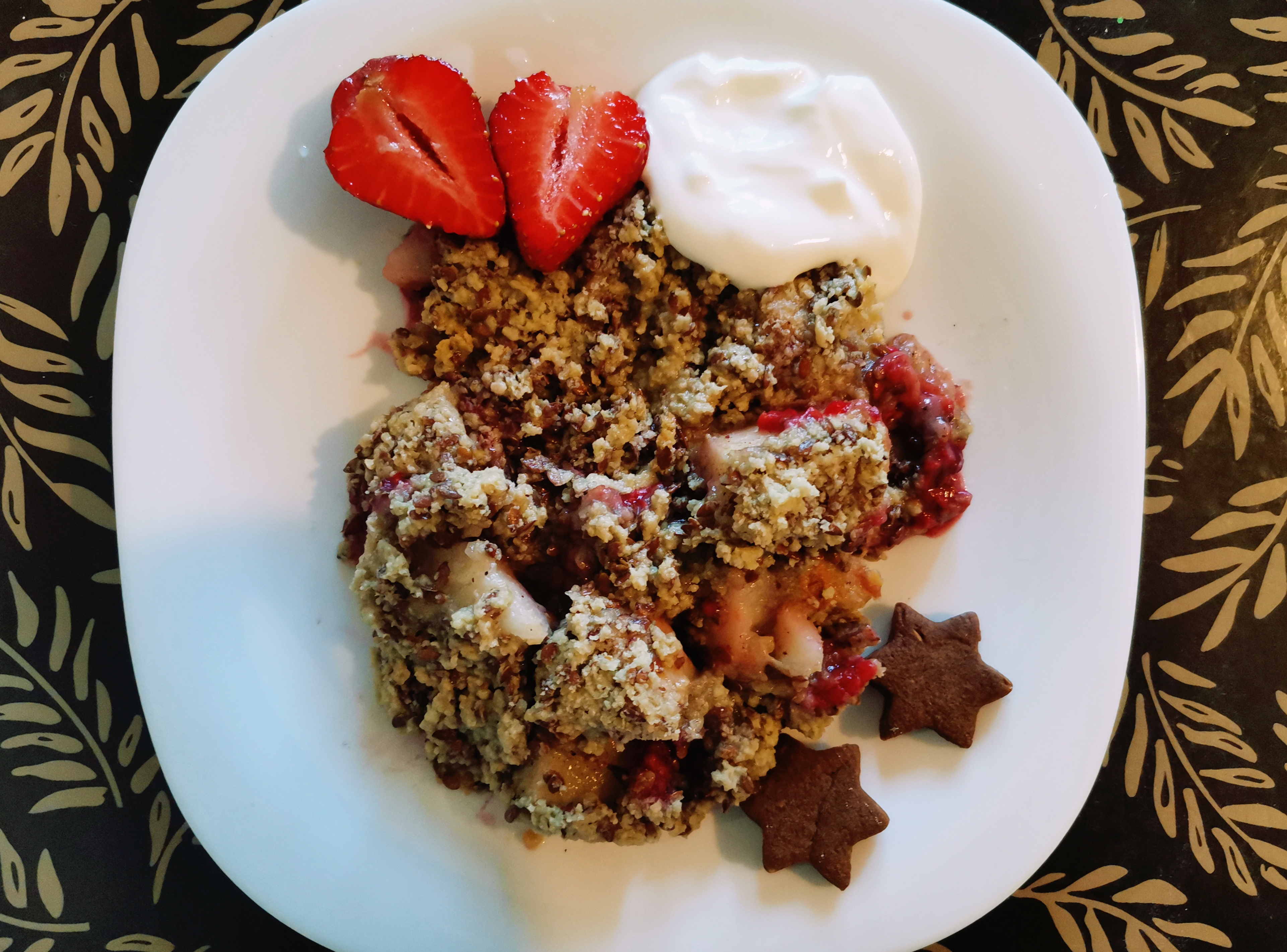 Oat Crumble with Ginger Pear and Blueberries