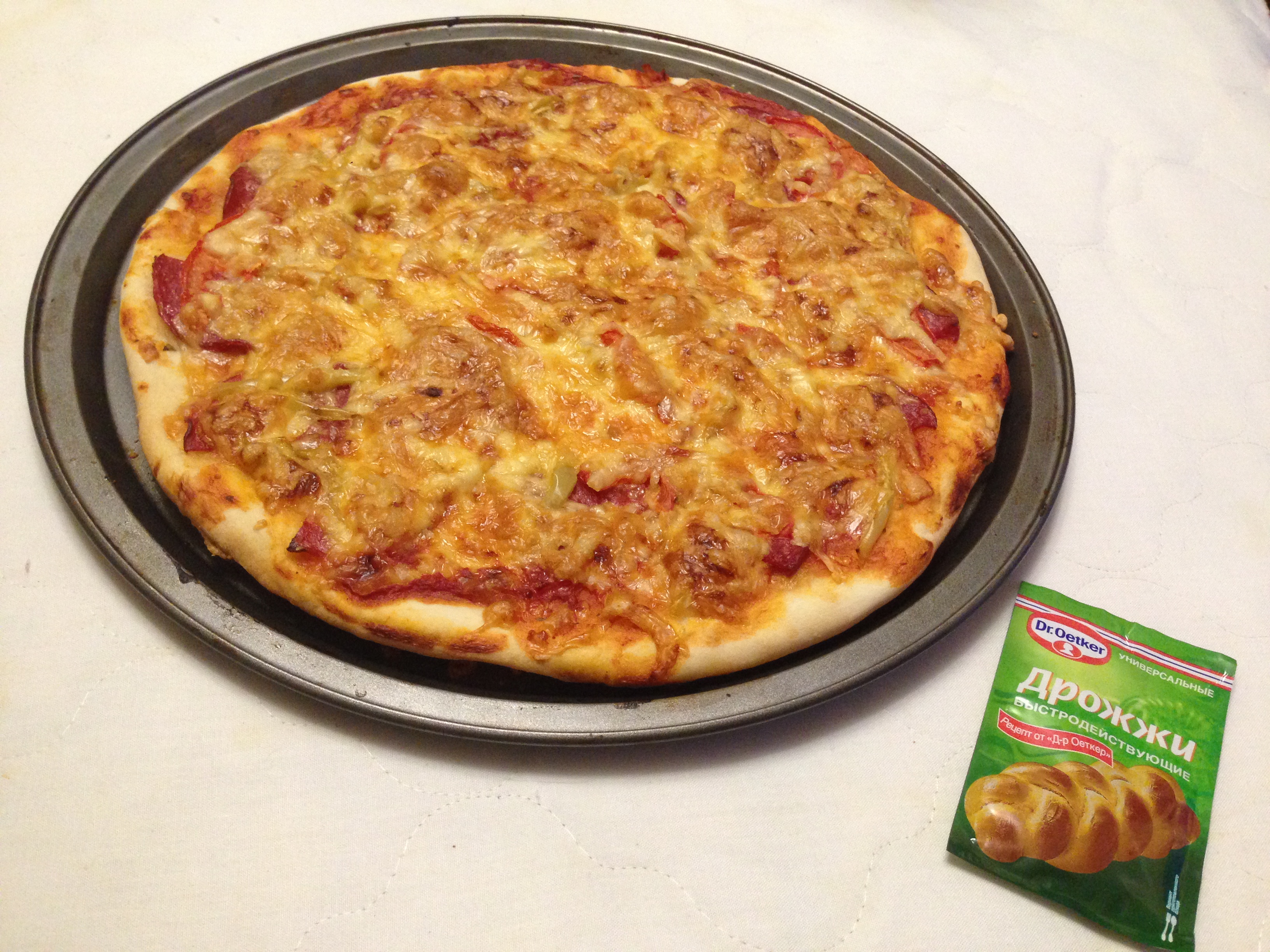 пицца домашняя в духовке рецепт приготовления пошагово с колбасой и сыром и помидорами фото 119
