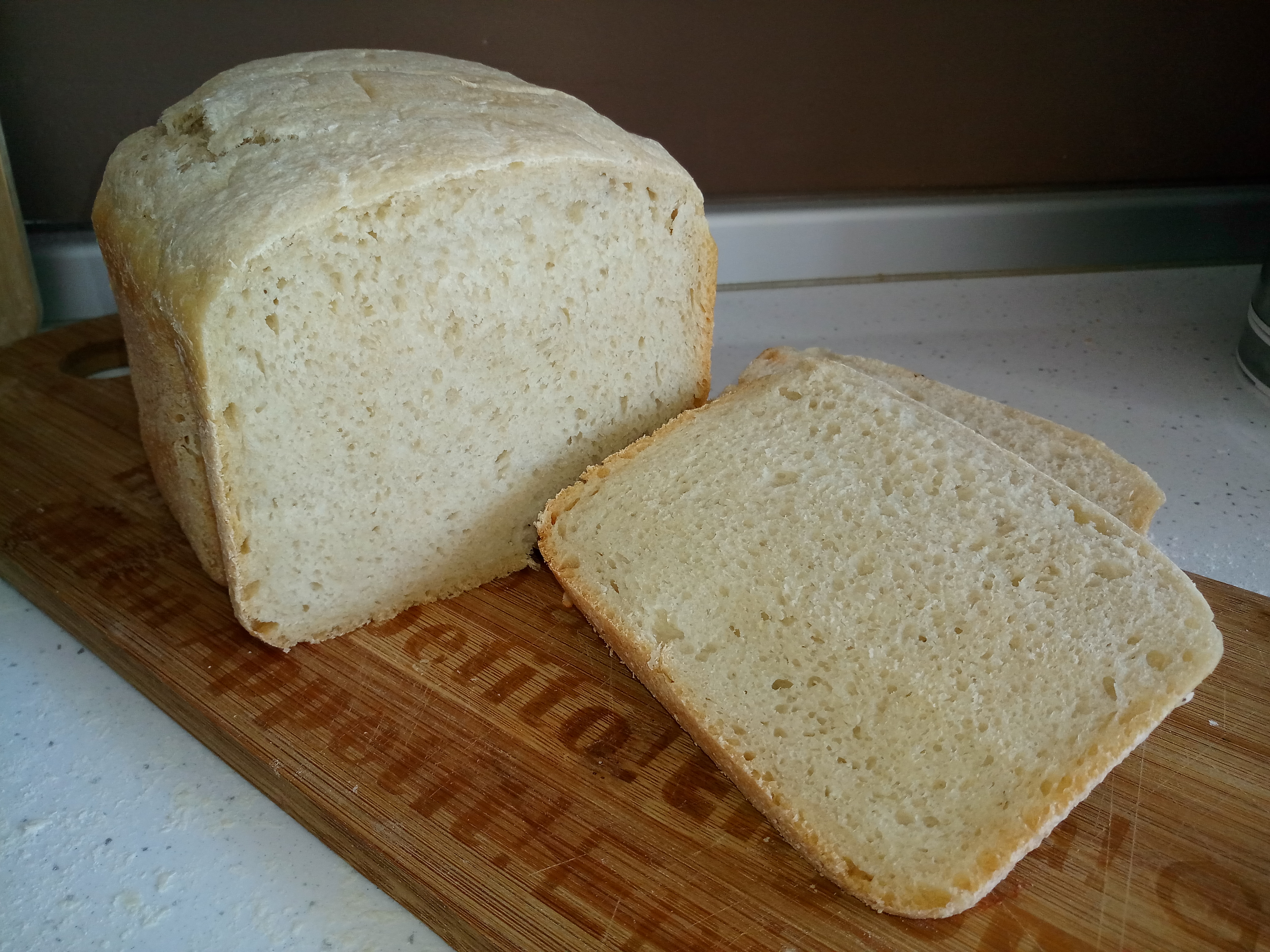 Хлеб без яиц рецепт без дрожжей. Хлеб. Дрожжевой хлеб. Белый хлеб. Дрожжи для хлеба.