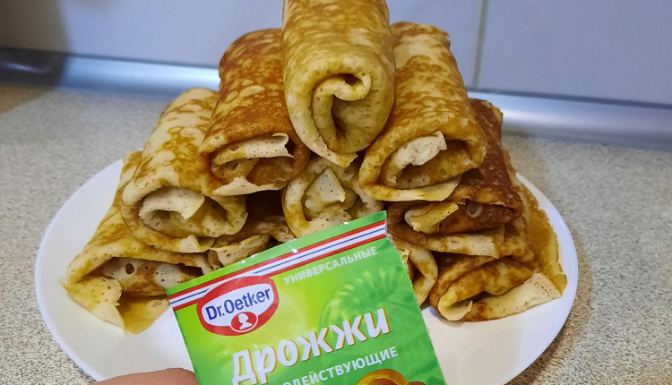 Дрожжевые блины с курицей и грибами