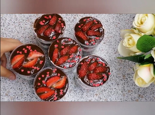 Фото рецепта Трайфл. Десерт к чаю. Легкий десерт в стаканчиках