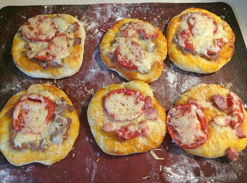 Фото рецепта Домашние мини-пиццы