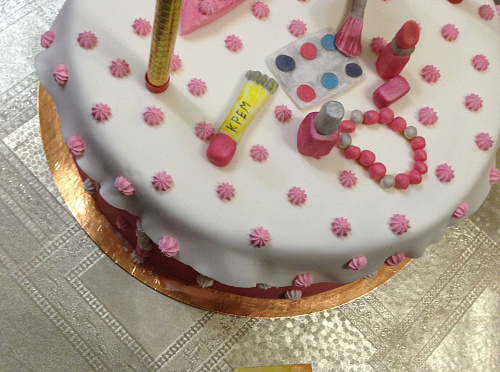 Фото рецепта Праздничный торт с мастикой