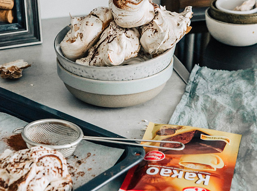 Фото рецепта Меренга с шоколадом