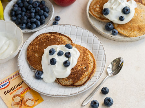 Фото рецепта Банановые оладьи с яблоком