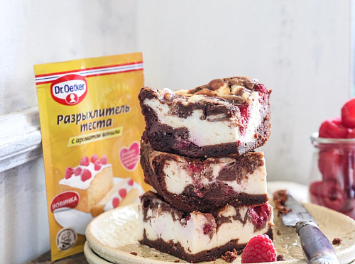 Фото рецепта Чизкейк Брауни с малиной