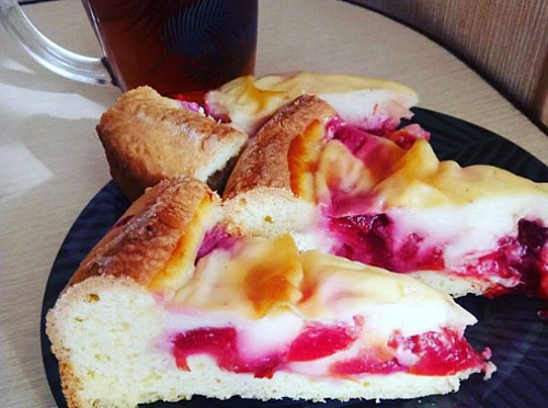 Фото рецепта Пирог сливовый с пудингом Dr.Bakers.