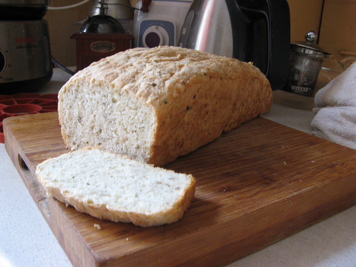 Пп хлеб рецепт в духовке. Цельнозерновой хлеб в хлебопечке. Цельнозерновой хлеб ПП. Цельнозерновой хлеб рецепт. Цельнозерновой хлеб в хлебопечке рецепты.