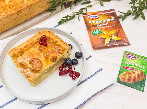 Фото рецепта Дрожжевой яблочный пирог в духовке