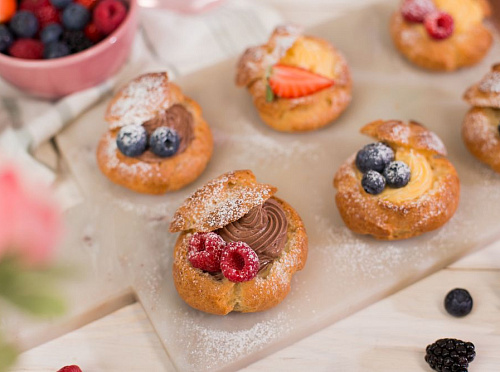 Фото рецепта Профитроли с нежными кремами