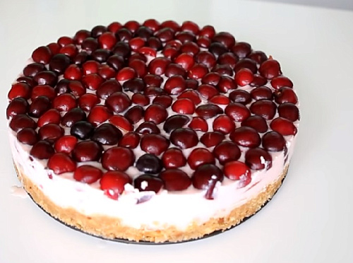 Фото рецепта Фруктовый торт без выпечки