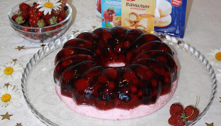 Ягодный торт-желе без выпечки
