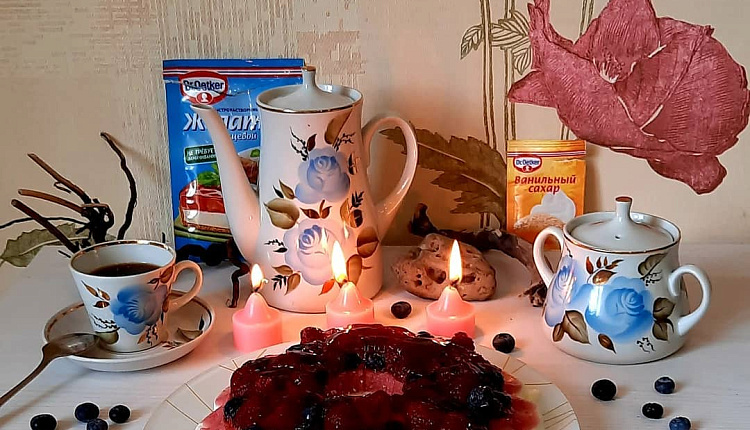 Ягодный торт-желе без выпечки