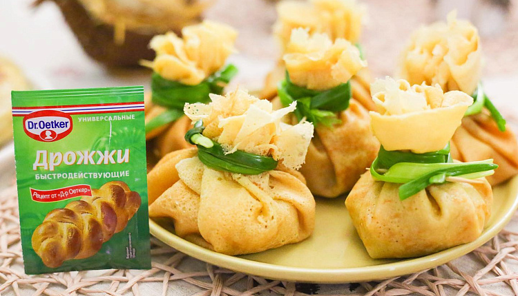 Дрожжевые блины с курицей и грибами