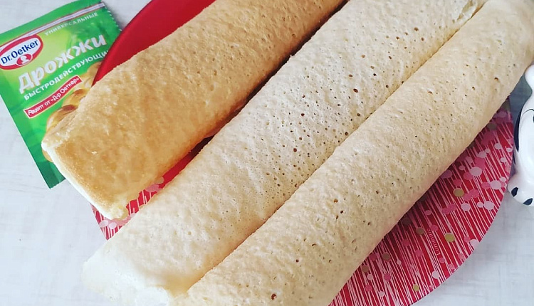 Дрожжевые блины с курицей и грибами