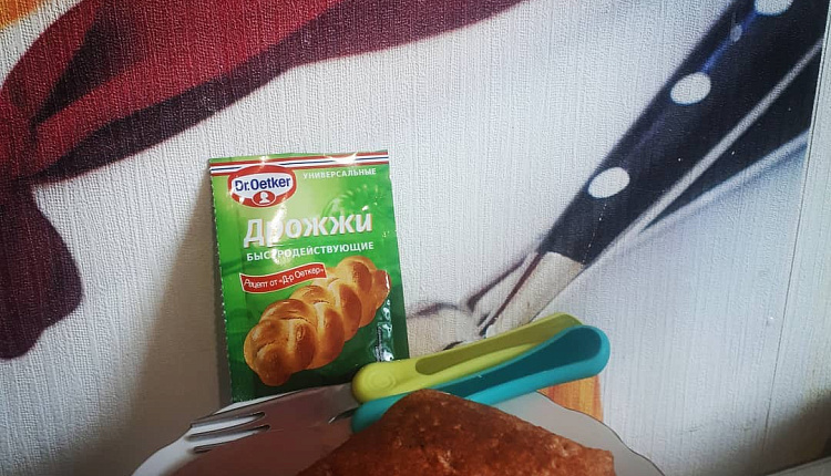 Дрожжевые блины с курицей и грибами