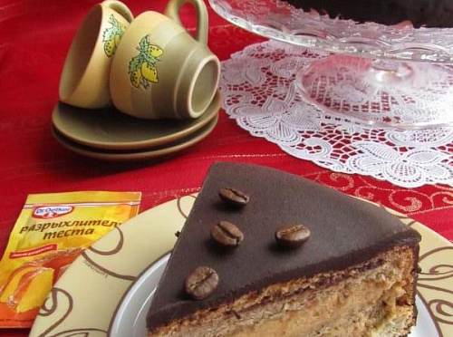 Фото рецепта Кофейно-арахисовый торт