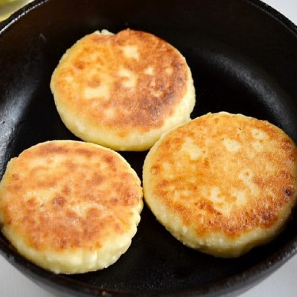 Сырники — рецепт из домашнего творога